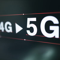 4Gから5Gへの移行を示すディスプレイ画面の写真