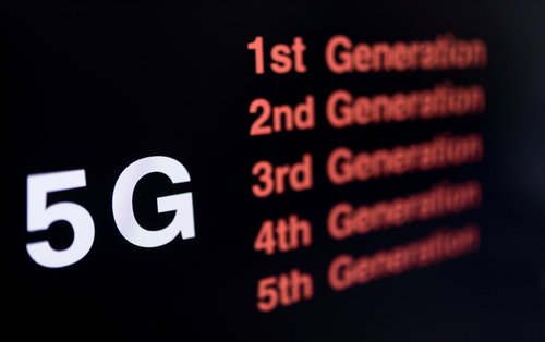 1G から 5G までの複数世代移動通信システムの進化