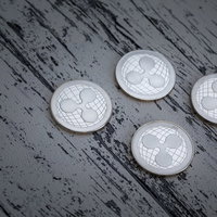 リップル（XRP）とイーサリアムの仮想通貨コインの写真