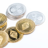 ETHとXRPのアルトコイン投資用デジタル資産の写真