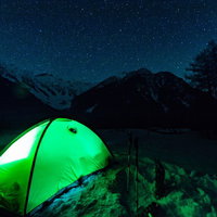 極寒の上高地・小梨平の夜、満天の星空が見える北アルプスでのテント設営の写真