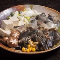 ぷりぷりのスッポン鍋の具材（平湯温泉の長瀬スッポン養殖場）の写真