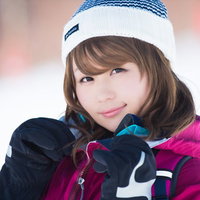 ウィンター茜さやのレイヤリングコーデ、ゲレンデでの笑顔の写真