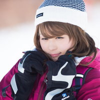 氷点下10度の寒さから守るウェアを着た女性の写真