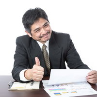 「資料いいね！社長にシェアさせていただきます」とベタ褒めするクライアントの写真