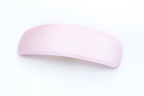 浴衣の着付けに使う前板（帯板）のクローズアップ