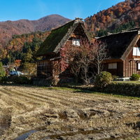 稲刈り後の白川郷の秋景色の写真