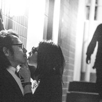 不倫相手のマンションで壁ドン顎くいを決めた深夜のお忍びデートの写真