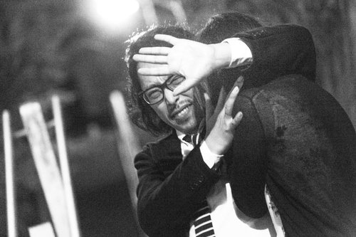 「やめろ！撮るな！」