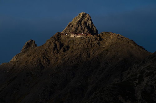 標高3,000メートルの北アルプス槍ヶ岳の山頂