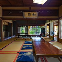 千葉県一宮町の歴史ある古民家の和室の座敷空間の写真