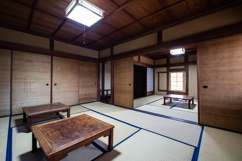 畳縁で作られた畳の間、千葉県一宮町の古民家寿屋本家の座敷