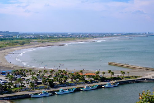 千葉県一宮町の街並みと海を俯瞰した眺め、海岸線の地形
