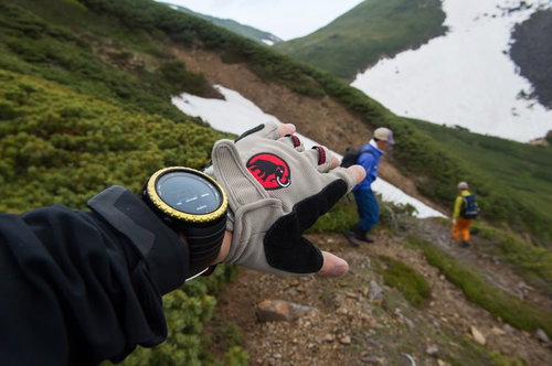 標高2,531mの乗鞍新登山道、スタート地点での登山道整備作業