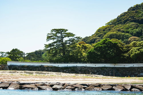 海側から見た、萩城の銃眼土塀
