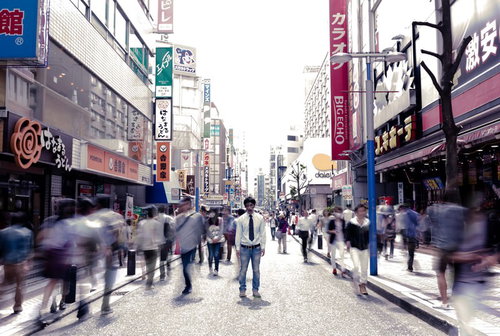 【ゾンビ注意】長時間露光で撮影した繁華街の歩行者たち