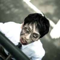 顔を切り刻まれた社畜腐乱系男子の写真