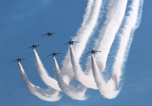 ブルーインパルスとスモーク