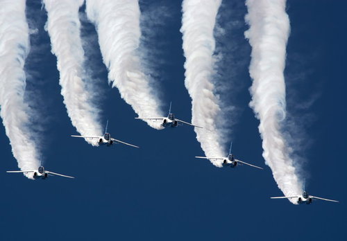 正面からブルーインパルスがくるぅ～～