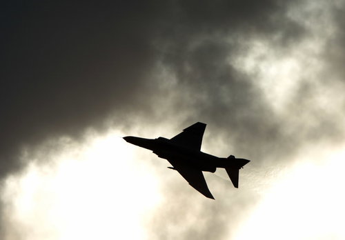 戦闘機のシルエット