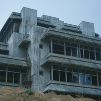 廃墟となったホテルの写真