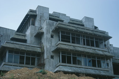 廃墟となったホテル