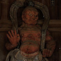 東堂山満福寺の仁王像、吽形の表情と経年の風合いの写真