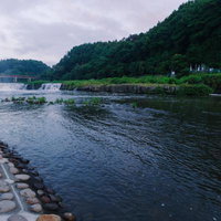 阿武隈川に架かる乙字橋と乙字ヶ滝の絶景～玉川村を代表する観光地の写真