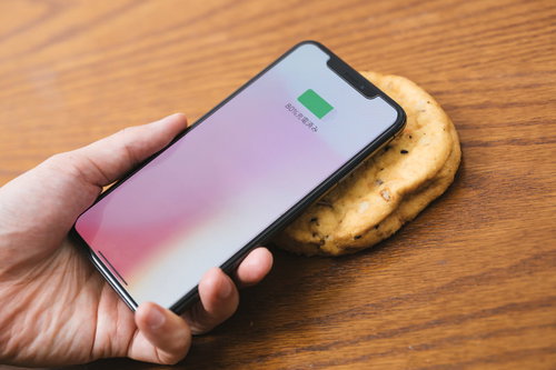 ワイヤレス充電がなかなか完了しないと思ったらがんもどきだった