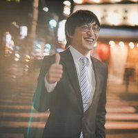 もう一軒行きますか？ いいですね！と最高の笑顔で返すクライアントの男性の写真