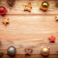 クリスマスデコレーションが縁取る木製テーブルの上の素朴なウッドボードの写真