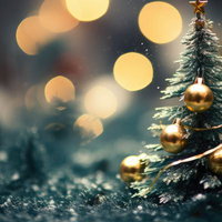 金色のオーナメントが輝くクリスマスの季節の写真