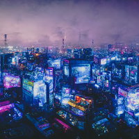 紫とブルーのネオンが光るサイバーパンク調の近未来都市の写真