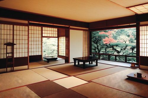 庭園の見える和室の間〜障子と畳の落ち着いた空間