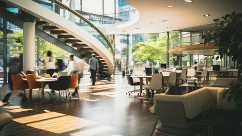 広々としたコワーキングスペースのロビーと複数のワークエリア