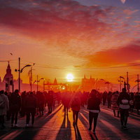 新年の日の出と集まる人々の朝日の風景を眺める大勢の群衆の写真