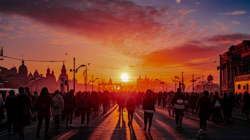 新年の日の出と集まる人々の朝日の風景を眺める大勢の群衆