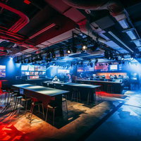 ゲーマー向けパブリックビューイングカフェの写真