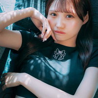 溶岩が流れる青い洞窟ダンジョンのAI画像