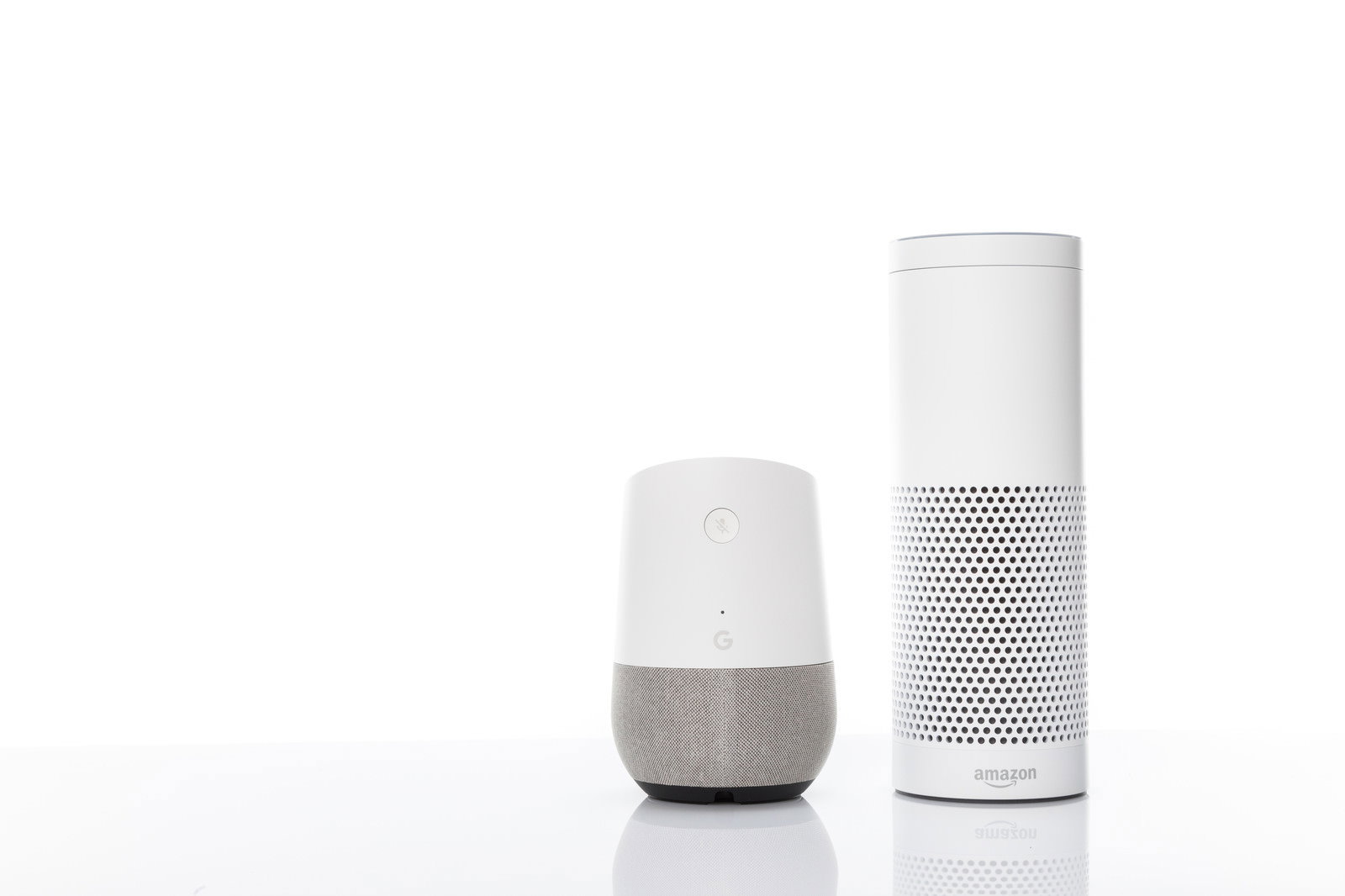 Google HomeとAmazon Echoのスマートスピーカー2台