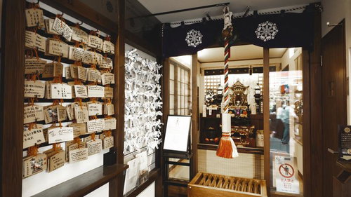 アメ横の中にある利支天の神社参拝スペース