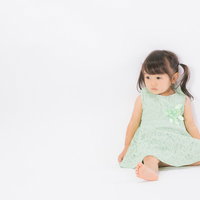 ふてくされる子供の写真