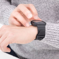 AppleWatchで通知確認する手元の写真
