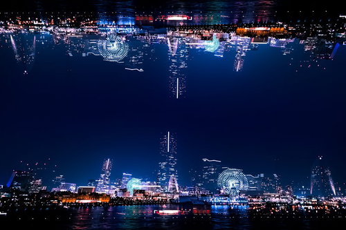 みなとみらいの夜景を天地反転させたフォトモンタージュ