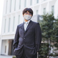 機嫌が悪い上司に呼び出されて会社裏に連れ出されるの写真