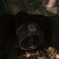 壕の外から見下ろした探照灯の写真