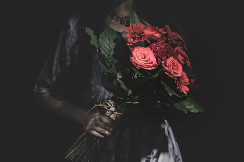 真紅の薔薇をお持ちしました