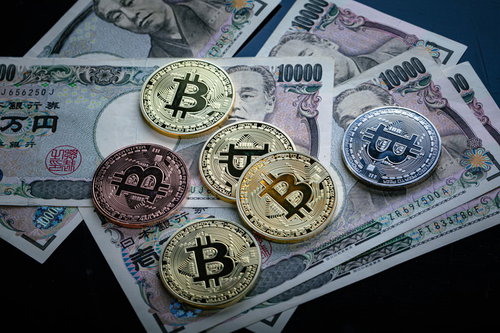 現金からビットコインへの両替 - 日本円札とBTC