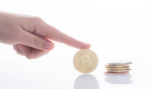 ビットコインで積立投資する手とコイン、長期的な資産運用