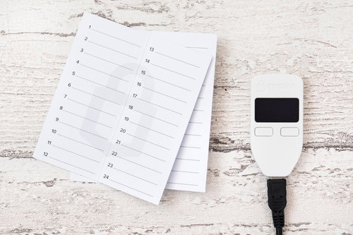 TREZORと24個のセキュリティワードリスト